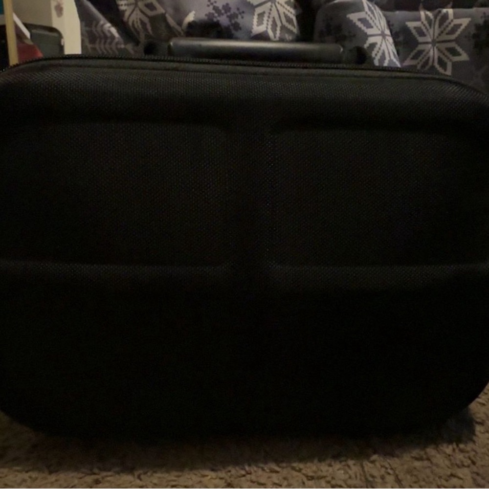 Oculus Quest - Picture 3 of 3